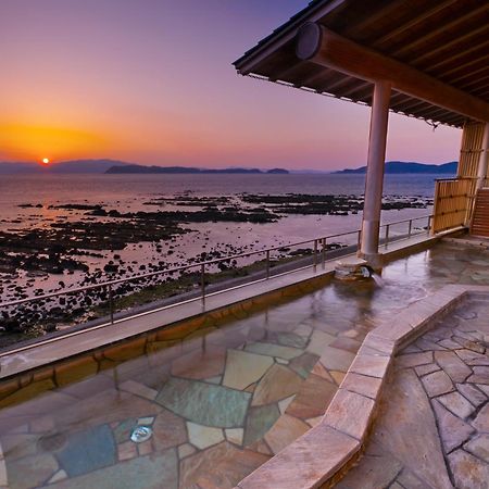 Отель Wakayama Kada Onsen Kada Kaigetsu Экстерьер фото