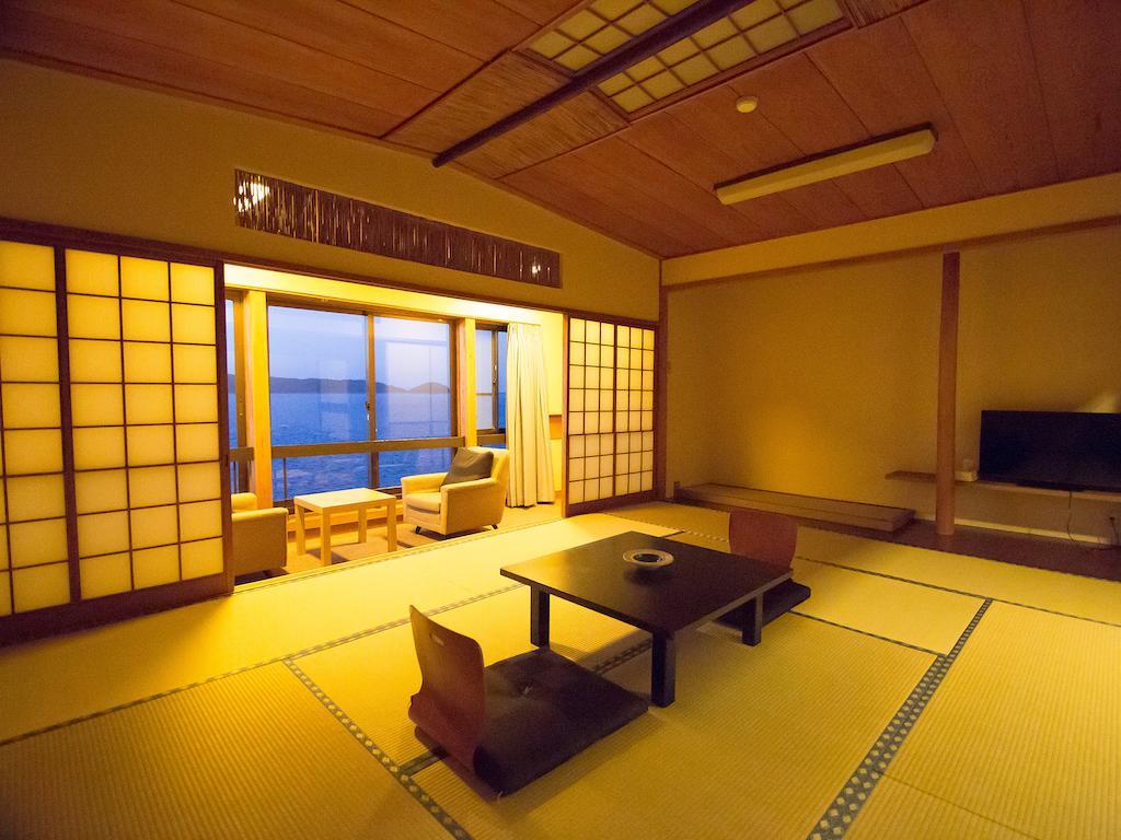 Отель Wakayama Kada Onsen Kada Kaigetsu Номер фото