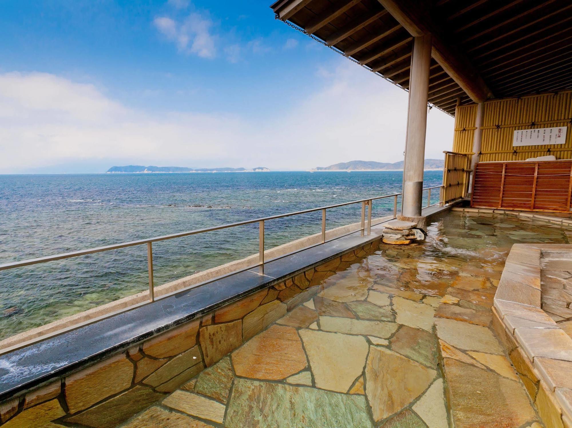 Отель Wakayama Kada Onsen Kada Kaigetsu Экстерьер фото
