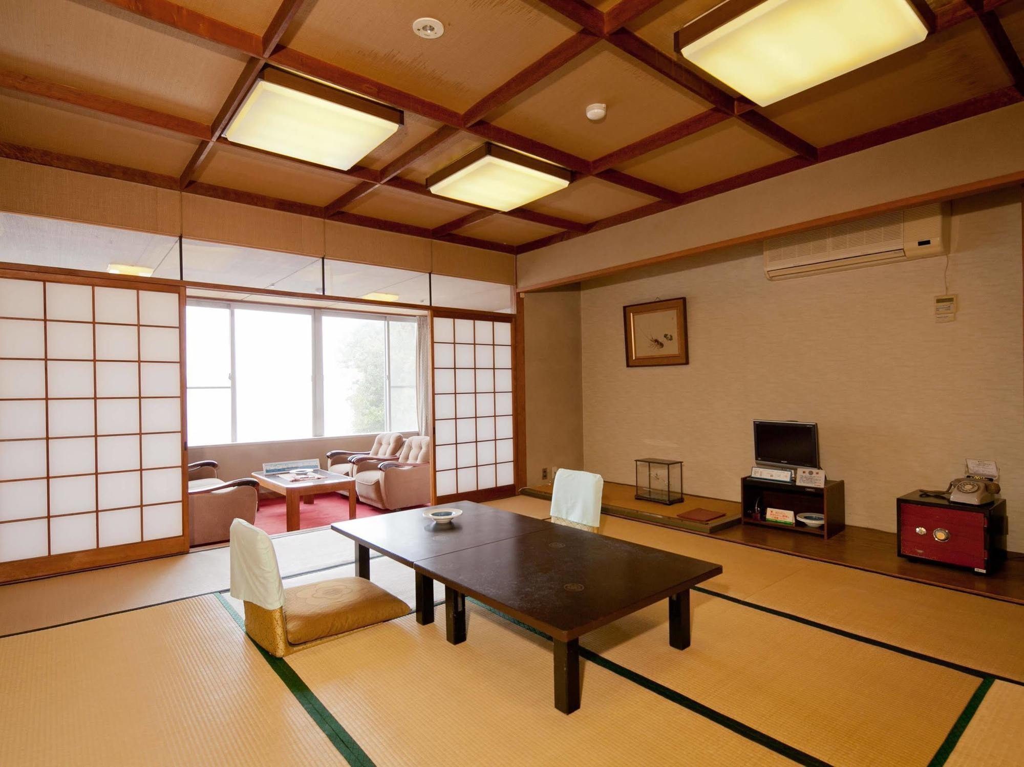Отель Wakayama Kada Onsen Kada Kaigetsu Экстерьер фото