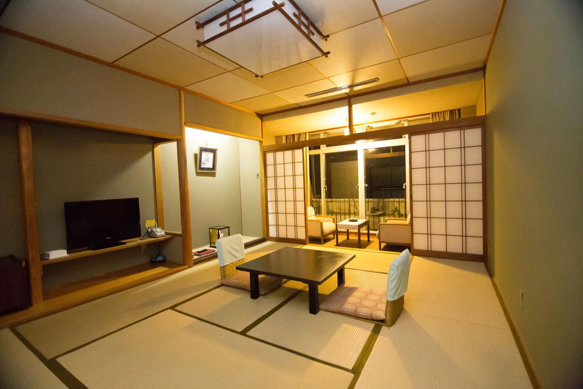 Отель Wakayama Kada Onsen Kada Kaigetsu Экстерьер фото